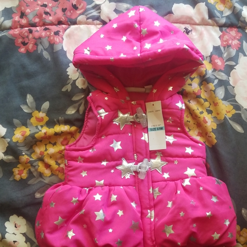 *NEW WITH TAGS* Adorable baby girl's vest